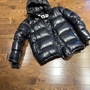 Aritzia TNA black supper puff